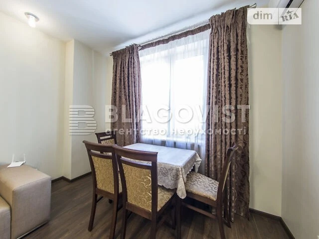 Продаж 3к квартири 110.7 кв. м на вул. Дмитрівська 75 • ID 3