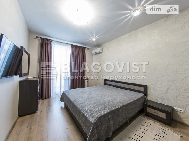 Продаж 3к квартири 110.7 кв. м на вул. Дмитрівська 75 • ID 3