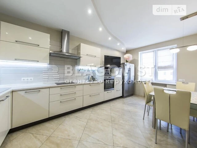 Продаж 3к квартири 110.7 кв. м на вул. Дмитрівська 75 • ID 3