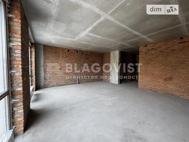 Продаж 3к квартири 118 кв. м на вул. Набережно-Хрещатицька 2