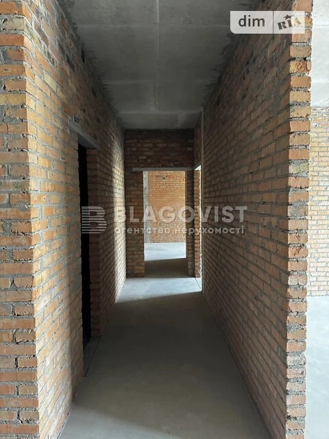 Продаж 3к квартири 118 кв. м на вул. Набережно-Хрещатицька 2