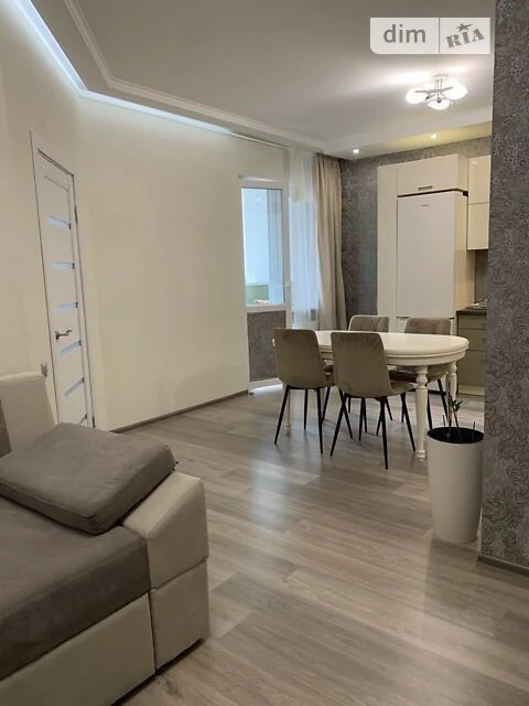 Продаж 1к квартири 55 кв. м на вул. Михайла Максимовича 3Д •