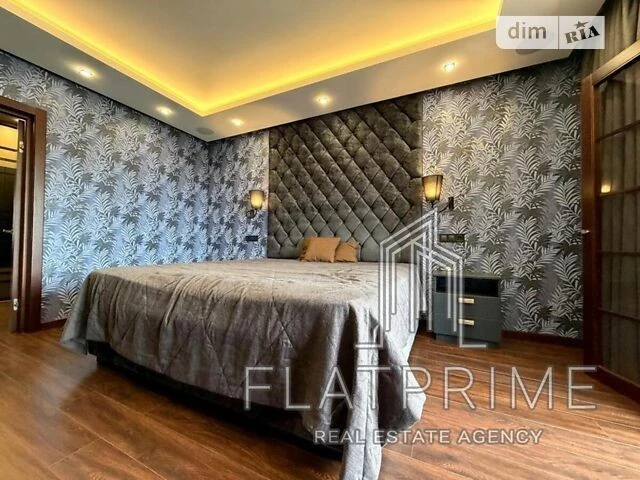 Продаж 2к квартири 61 кв. м на вул. Михайла Максимовича 3Д •