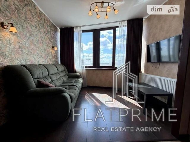 Продаж 2к квартири 61 кв. м на вул. Михайла Максимовича 3Д •