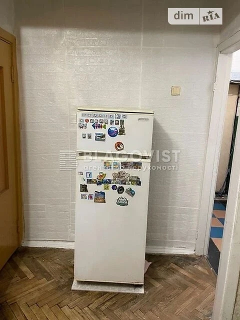 Продаж 3к квартири 56 кв. м на вул. Олександра Бринжали 58 •