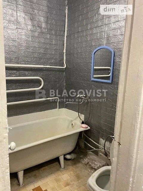 Продаж 3к квартири 56 кв. м на вул. Олександра Бринжали 58 •