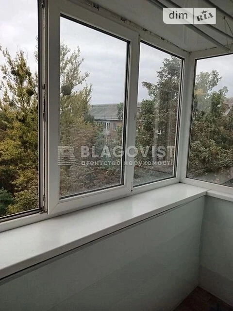 Продаж 3к квартири 56 кв. м на вул. Олександра Бринжали 58 •