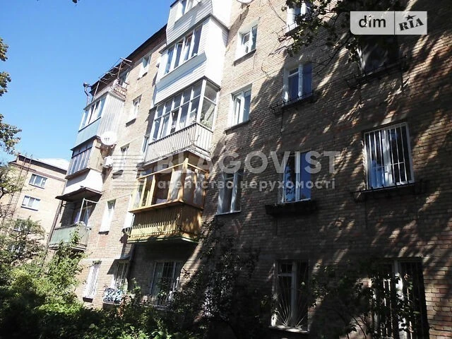 Продаж 3к квартири 56 кв. м на вул. Олександра Бринжали 58 •