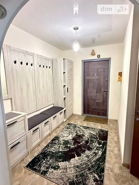 Продаж 3к квартири 93.3 кв. м на вул. Братства тарасівців 12