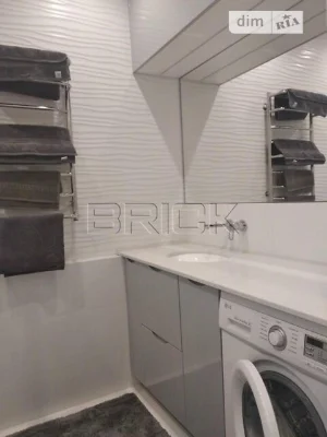 Продаж 1к квартири 37.7 кв. м на вул. Михайла Максимовича 28