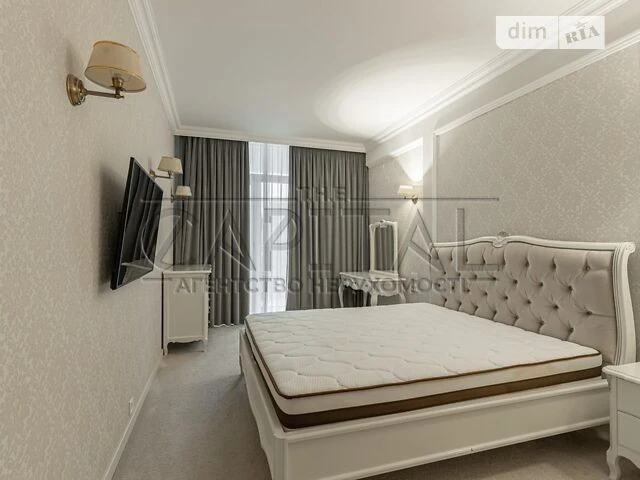 Продаж 4к квартири 106 кв. м на вул. Бульварно-Кудрявська 7