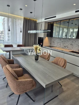 Продаж 3-кімнатної квартири 110 м² у ЖК «Файна Таун» — без к