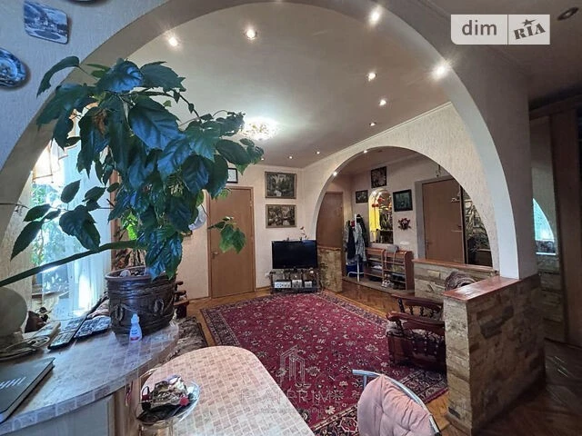 Продаж 3к квартири 62.5 кв. м на просп. Берестейський 78 • I
