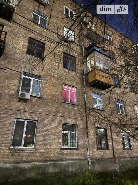 Продаж 2к квартири 51.9 кв. м на вул. Генерала Алмазова 1 •