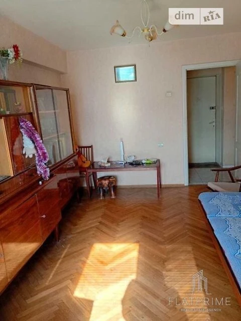 Продаж 2к квартири 52 кв. м на вул. Велика Васильківська 124