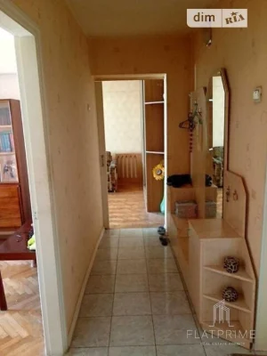 Продаж 2к квартири 52 кв. м на вул. Велика Васильківська 124