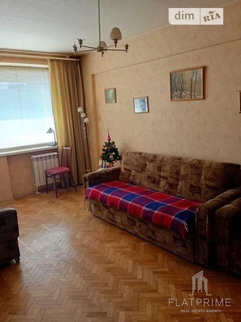 Продаж 2к квартири 52 кв. м на вул. Велика Васильківська 124