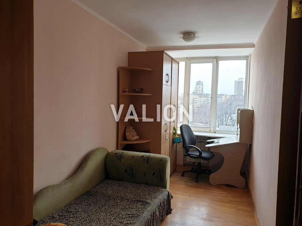 Продаж 6 кімнатної квартири, 2 рівні, ул.Гоголевская 27, іст