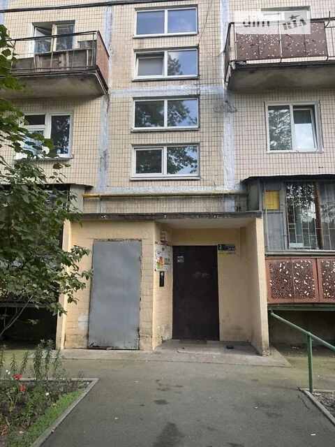 Продаж 1к квартири 32 кв. м на вул. Шолом-Алейхема 19 • ID 3