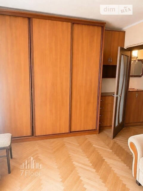 Продаж 2к квартири 44 кв. м на вул. Гусовського 4 • ID 34784