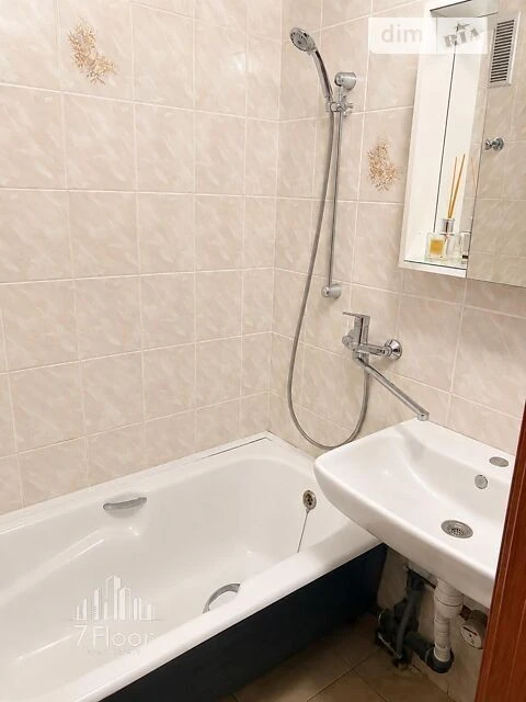Продаж 2к квартири 44 кв. м на вул. Гусовського 4 • ID 34784