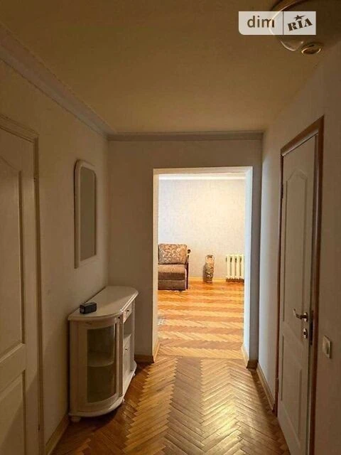 Продаж 3к квартири 64 кв. м на вул. Антоновича 88 • ID 34784