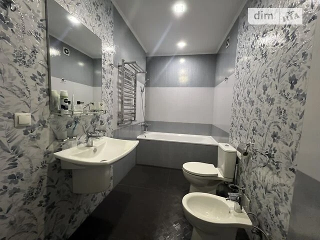 Продаж 3к квартири 79 кв. м на вул. Світла 3Д • ID 34784255