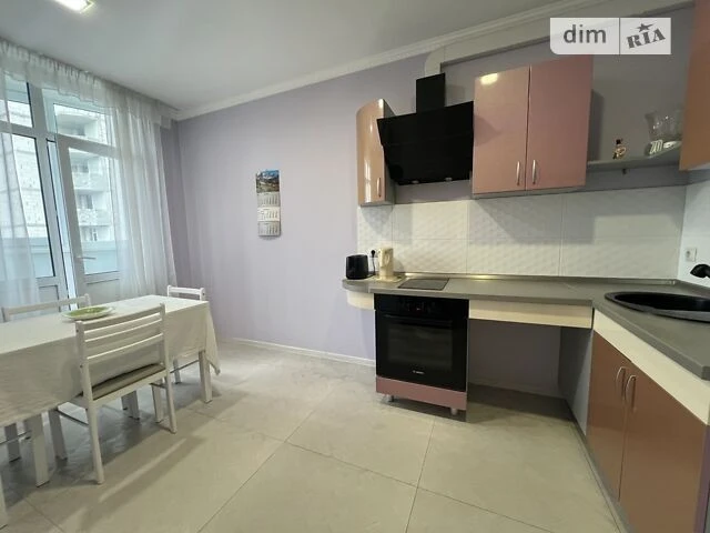 Продаж 3к квартири 79 кв. м на вул. Світла 3Д • ID 34784255