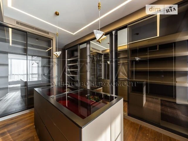 Продаж 3к квартири 141 кв. м на вул. Саксаганського 70 • ID