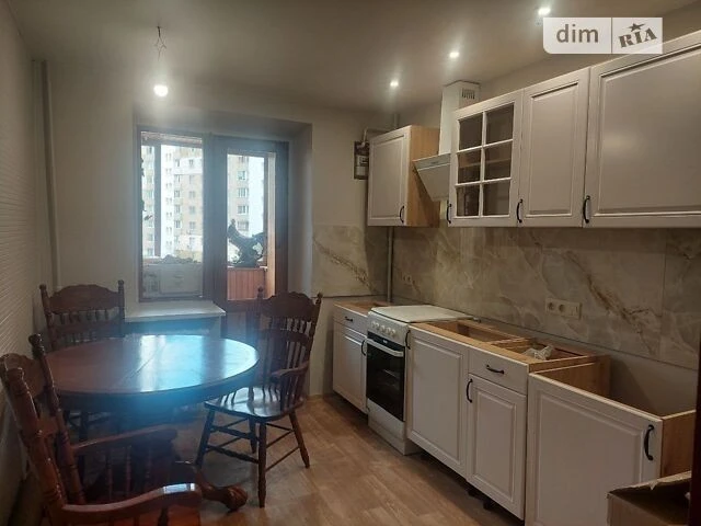 Продаж 3к квартири 69 кв. м на вул. Ахматової Анни 7/15 • ID