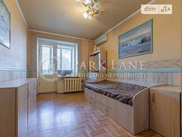 Продаж 3к квартири 69 кв. м на вул. Ахматової Анни 7/15 • ID
