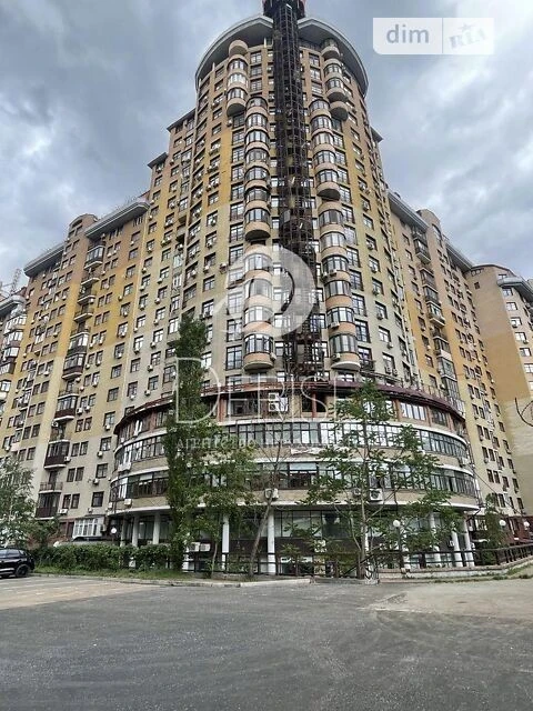 Продаж 4к квартири 178 кв. м на вул. Коновальця Євгена 32 •