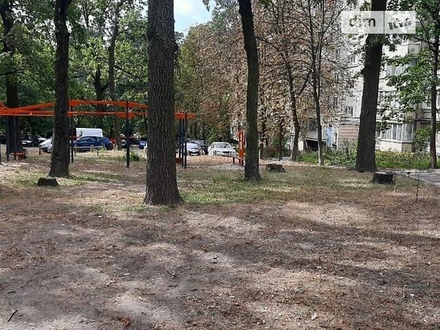 Продаж 2к квартири 52 кв. м на вул. Михайла Котельникова 87