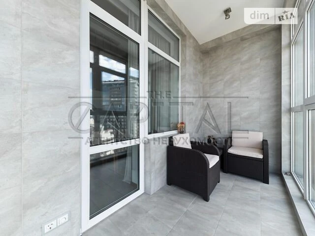 Продаж 3к квартири 116 кв. м на вул. Андрія Верхогляда 7 • I