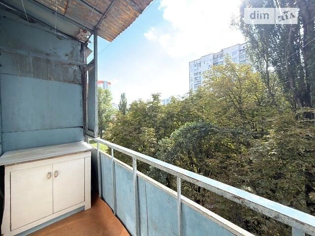 Продаж 2к квартири 42.9 кв. м на просп. Леся Курбаса 14А • I