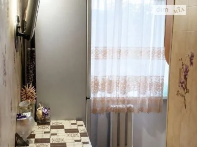 Продаж 1к квартири 31.9 кв. м на просп. Леоніда Каденюка 15
