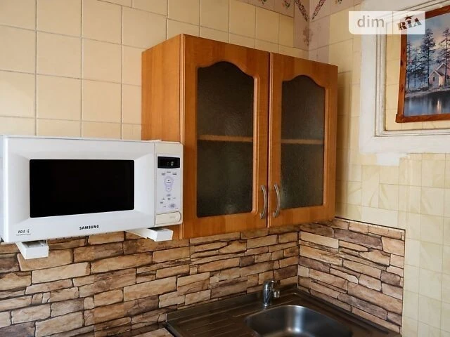 Продаж 1к квартири 31.9 кв. м на просп. Леоніда Каденюка 15