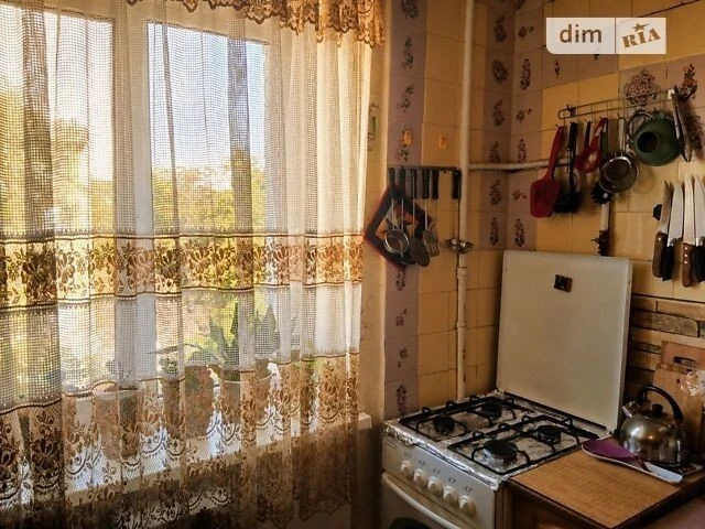 Продаж 1к квартири 31.9 кв. м на просп. Леоніда Каденюка 15
