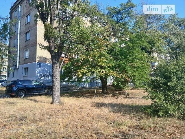 Продаж 1к квартири 31.9 кв. м на просп. Леоніда Каденюка 15