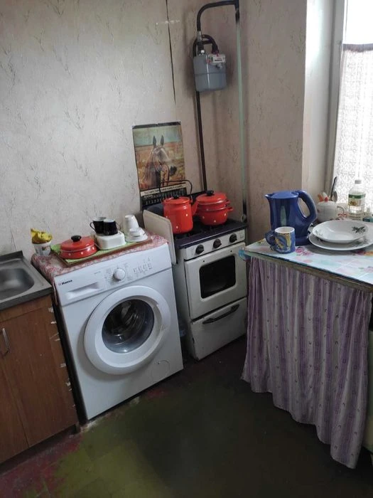 I will sell 2 rooms. St. O. Govorukhi Sovkhoznaya. Space.