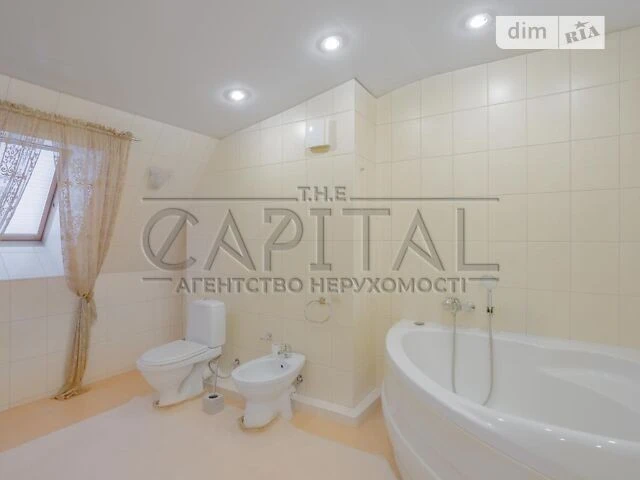 Продаж 3к квартири 146 кв. м на вул. Князів Острозьких 29Б •