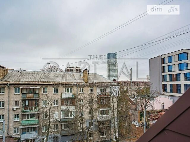 Продаж 3к квартири 146 кв. м на вул. Князів Острозьких 29Б •