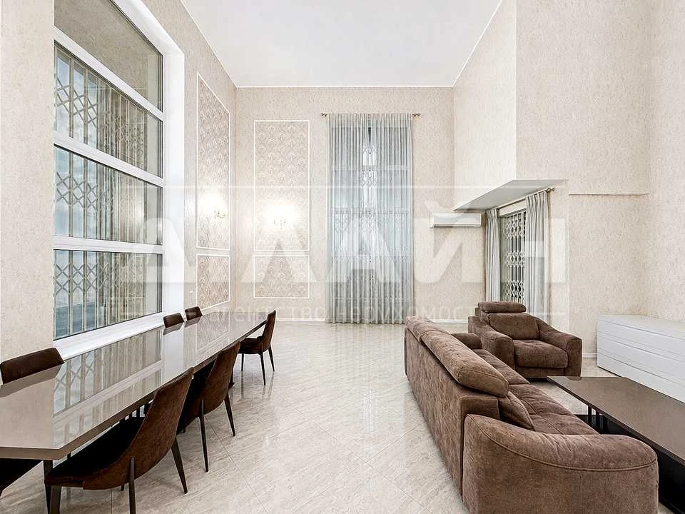 House. Zaporizhzhia, Heroiv Krut St. (12 April)