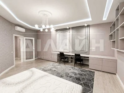 House. Zaporizhzhia, Heroiv Krut St. (12 April)