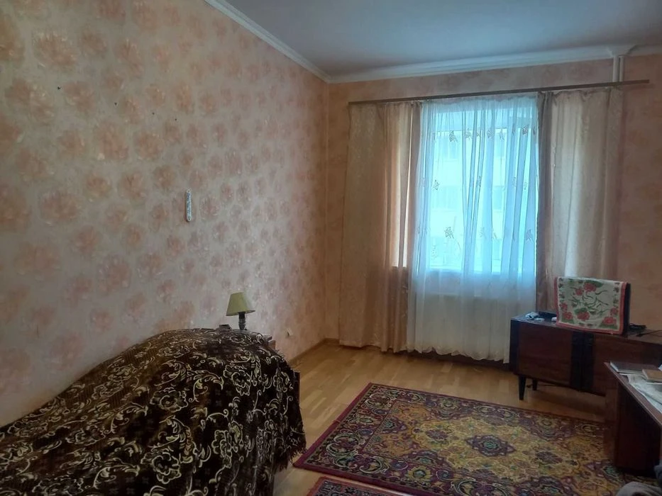 Продаж 2-х кімнатної квартири покращеного планування по вул.