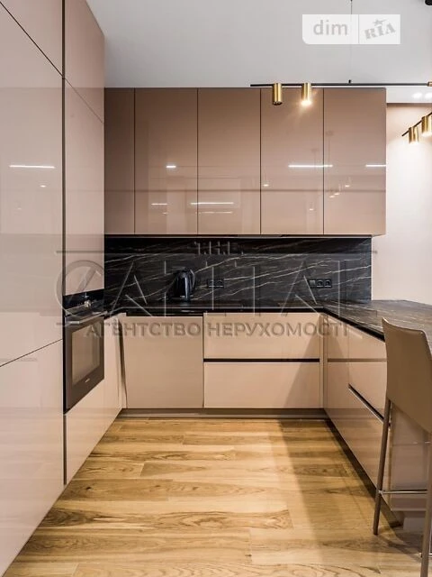 Продаж 2к квартири 82 кв. м на вул. Предславинська 40 • ID 3