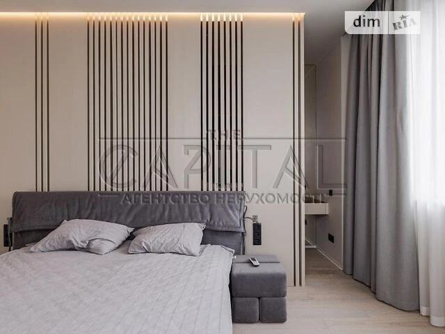 Продаж 3к квартири 133 кв. м на вул. Андрія Верхогляда 4Б •