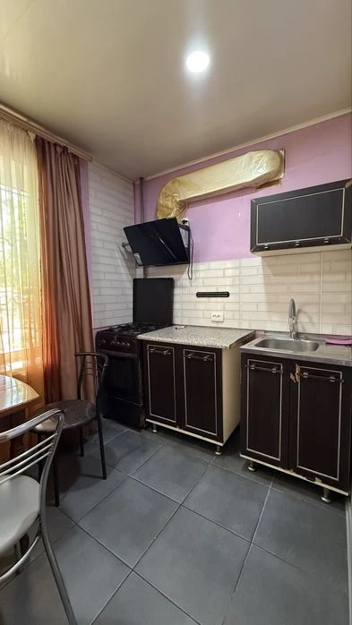 Продам 2-комн. квартиру на Кичкасе, ул. Компрессорная
