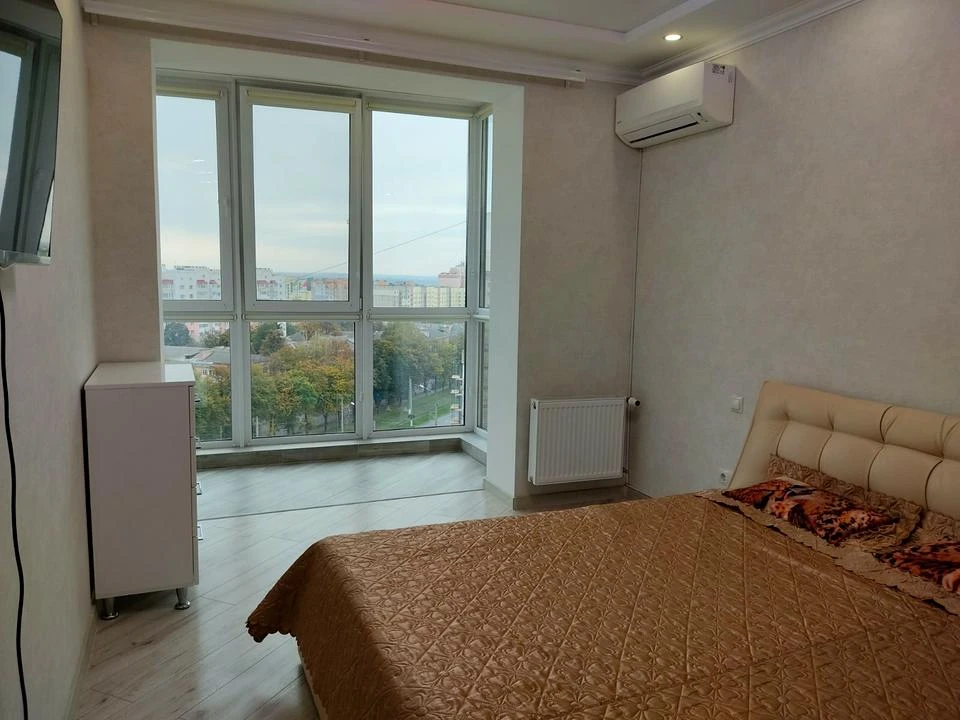 Apartment. Vinnytsia, Pirogova St.