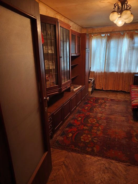 Selling a 3-room apartment in Odessa